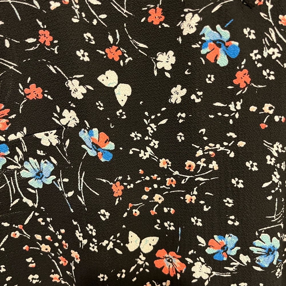 RICKIS-Floral Blouse Size Medium Black Short Sleeve Lightweight Top - Picture 5 of 5